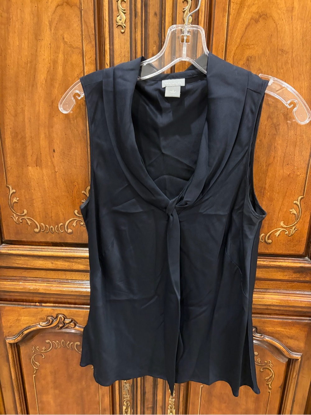 Ann Taylor Black Silk Sleeveless Tie-Neck Tank Nice Detail NWOT